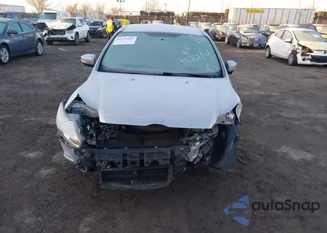 2014 Ford Focus Se z USA, uszkodzony, nr VIN 1FADP3F25EL146767